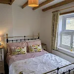 Eden Whitby Holiday home