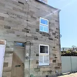Eden Whitby Holiday home