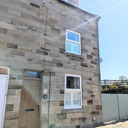 Eden Whitby Holiday home